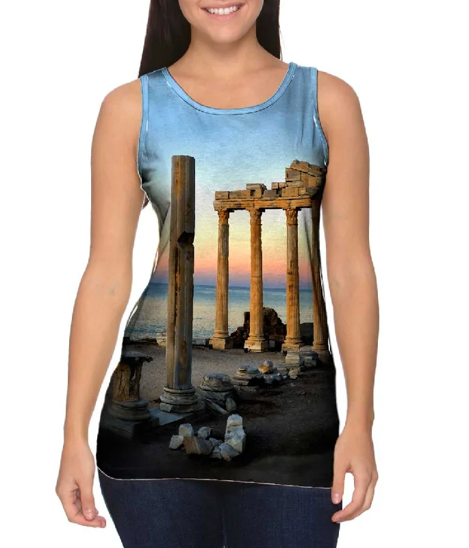 Wandering freely Temple Of Apollo