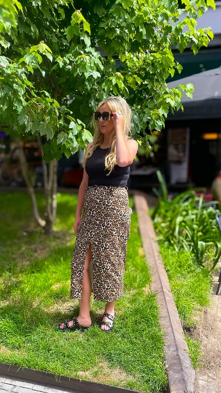Comfortable and simple Zara Skirt