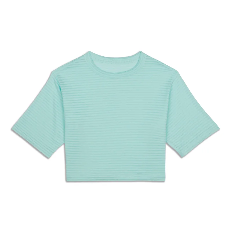 Classic Retro Cortes Cropped T-Shirt - Resale