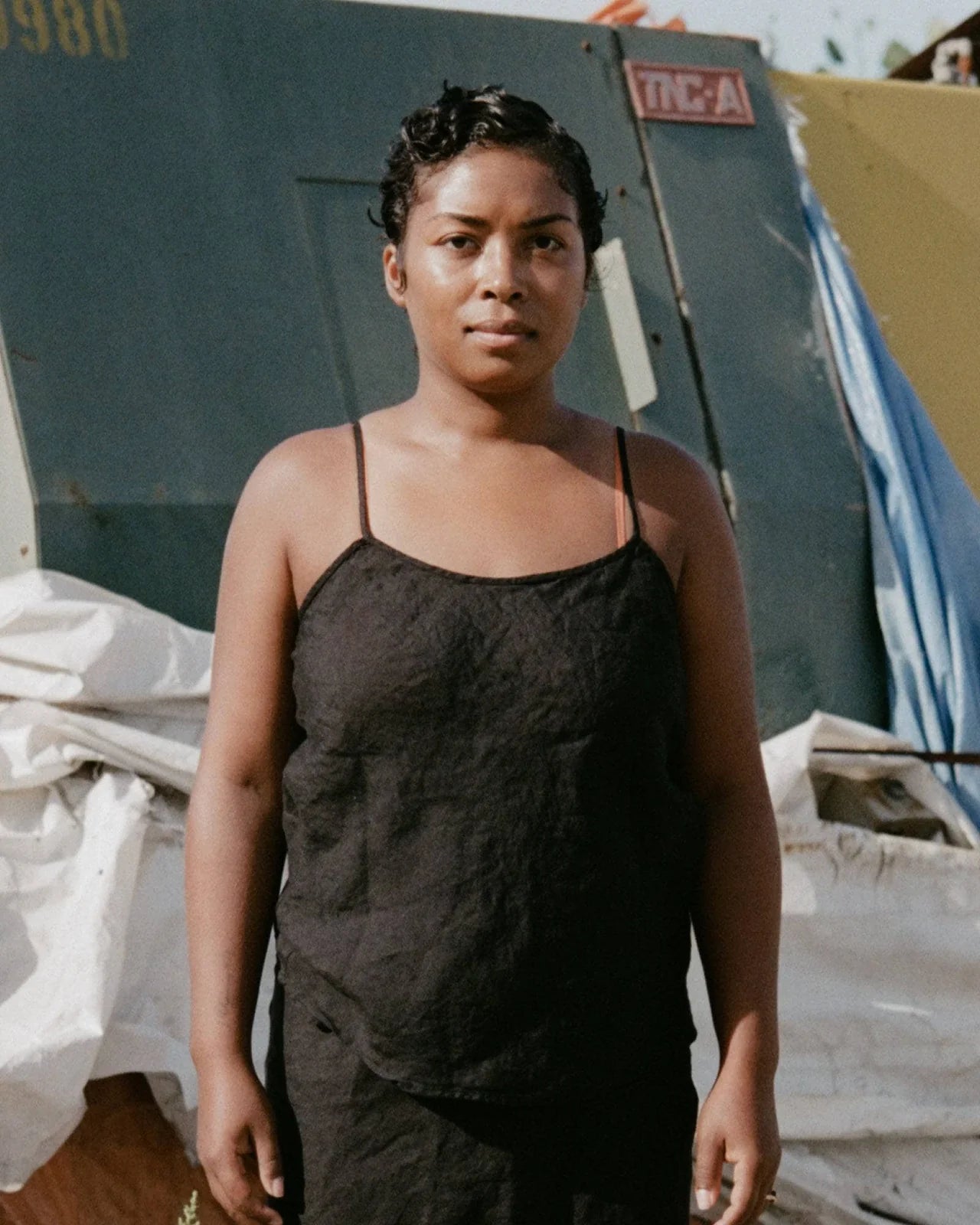 Trendy and versatile Carefree style Black Dydine Linen Top