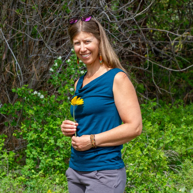 Literary Style Dynamic fashion Merino Wool Lupine Cowl Tank