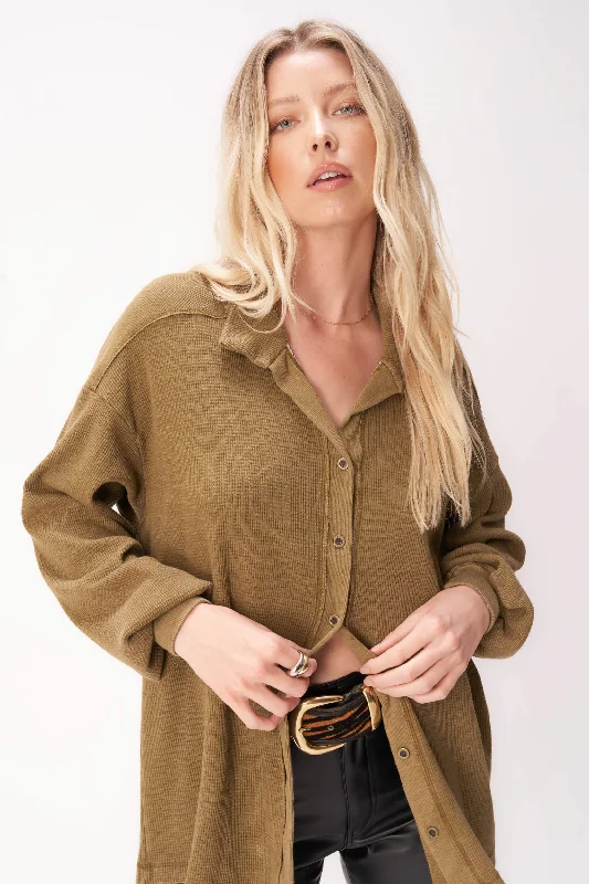 Street Style Suit Dressing tips Miraya Washed Button Down Top