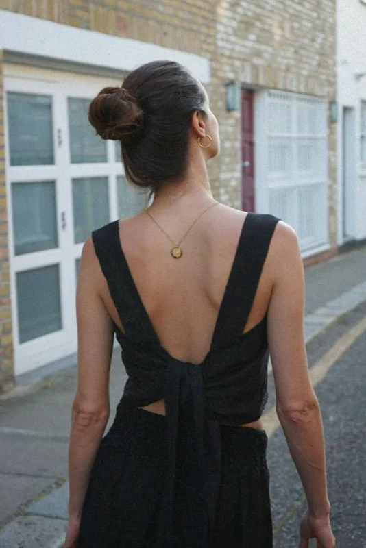 Street Style Suit Youthful style The Positano Top // Noir