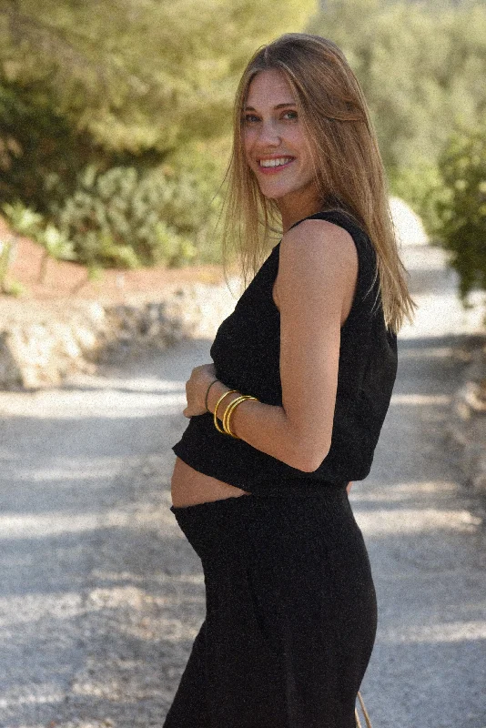Wandering freely Refreshing design The Mila Top // Noir