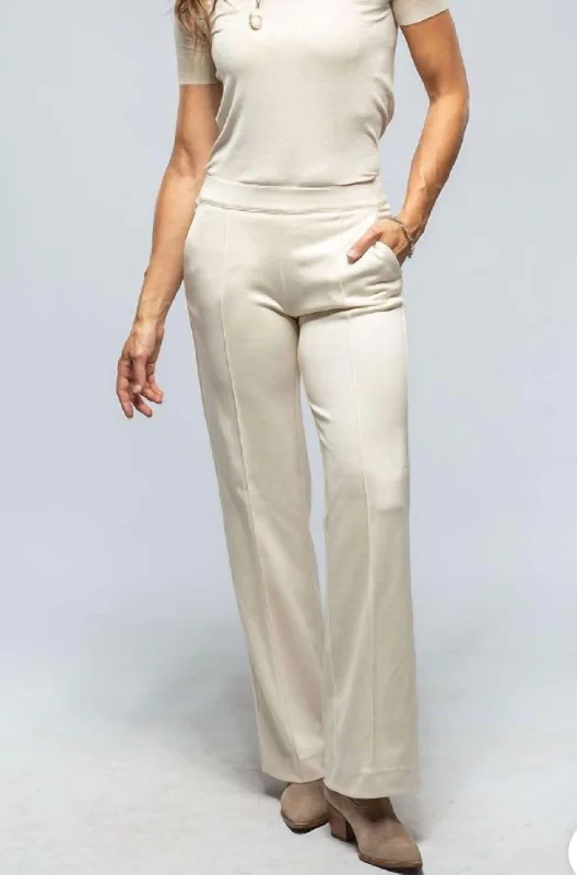 Sports litigation style Chiara Knit Trouser In Vintage White