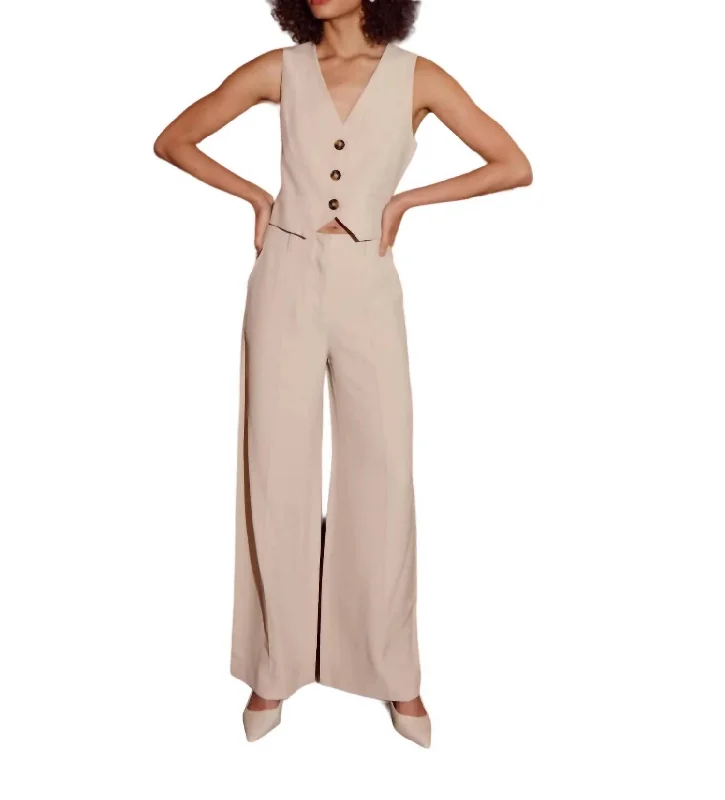 Street Sports Shoes Freddie Pleated Trouser In Stone