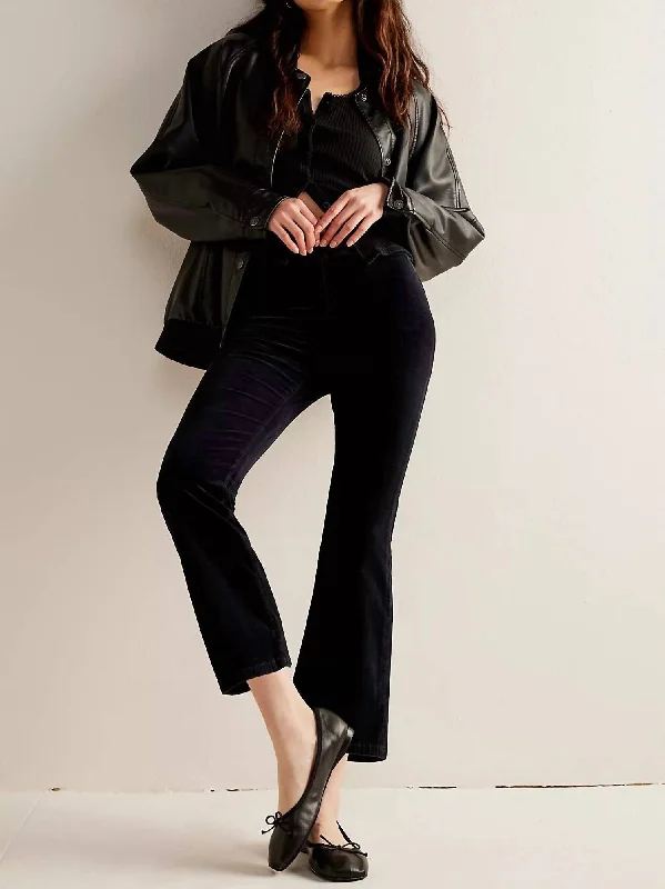 Street Style Women’s activewear pants In My Feelings Velvet Crop Slim Flare Pants In Black Street Style Women’s activewear pants In My Feelings Velvet Crop Slim Flare Pants In Black
