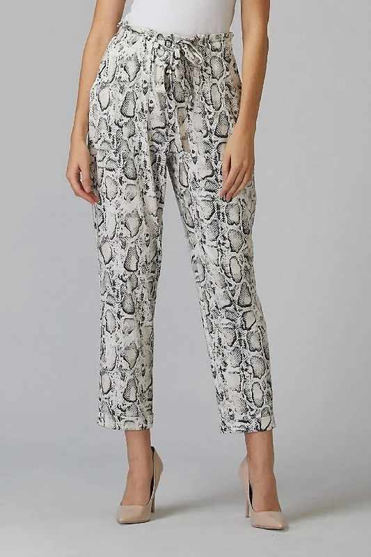 Street Casual Style Snakeskin Print Pants In Black