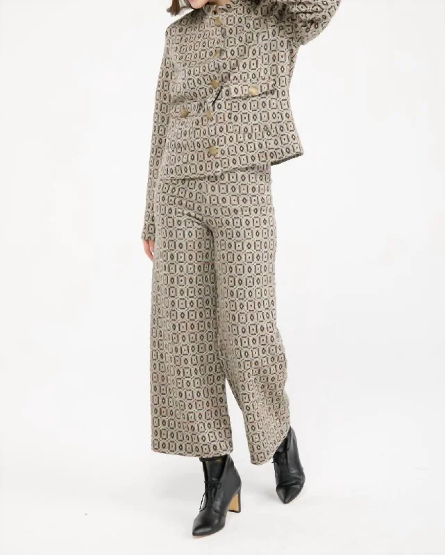 Elegant Style The Calypso Pant In Stun In Print