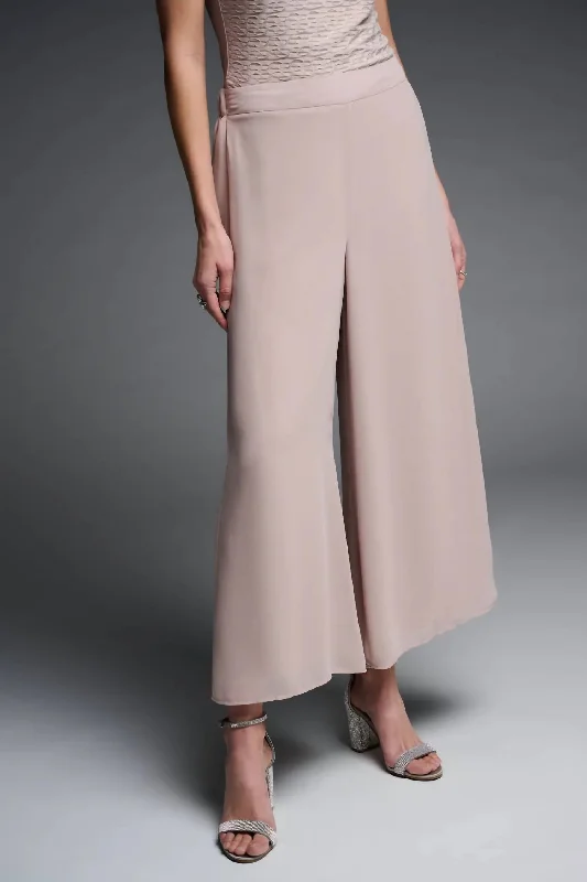 Leisure And Entertainment Women's Chiffon Pants In Sand