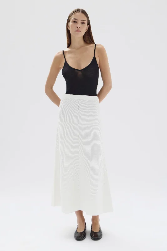 Slim Fit Denim capri pants Alyssa Knit Skirt