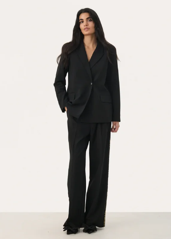 Boutique display Feminine fit blazer Malena Jacket