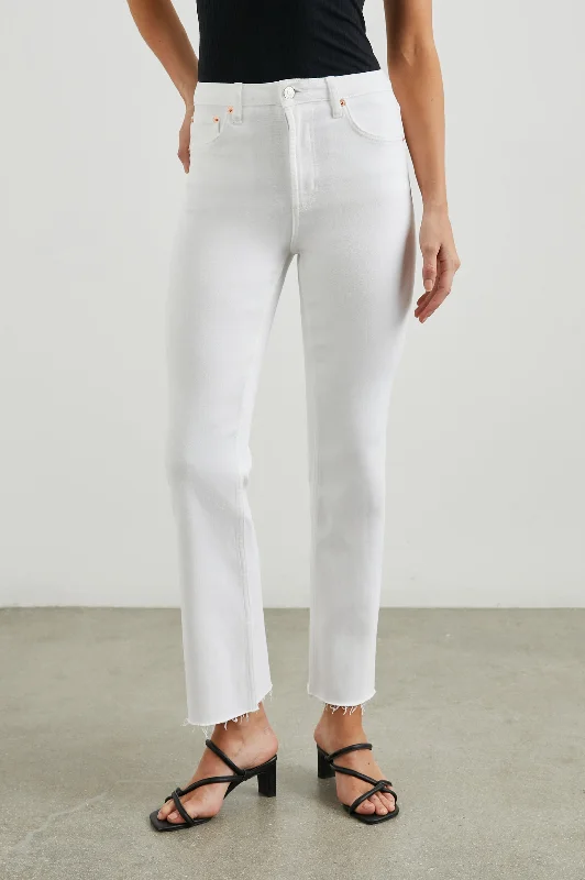 Fashionable and casual SUNSET CROP SLIM FLARE - SALT WHITE