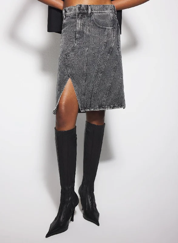 Classic style washed black spiral denim skirt