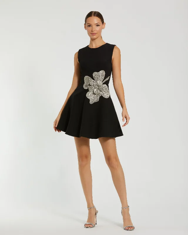 Fashionable and versatile Mini bodycon dress Crepe Sleeveless Mini Dress With Rhinestone Flower Fashionable and versatile Mini bodycon dress Crepe Sleeveless Mini Dress With Rhinestone Flower